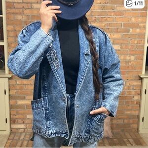 VINTAGE 80’s 90’s Acid Wash Denim Jacket Embroidered Padded Shoulders Women M